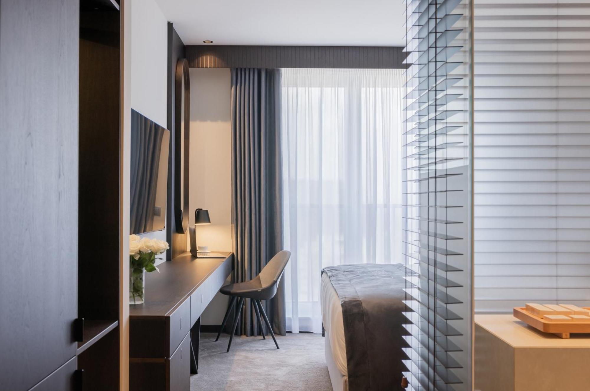 Derand Hotel Prishtinë Luaran gambar