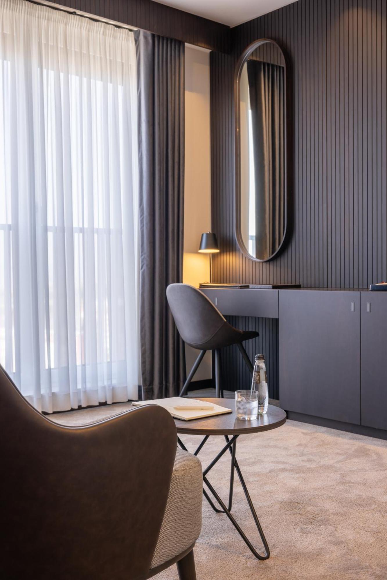 Derand Hotel Prishtinë Luaran gambar